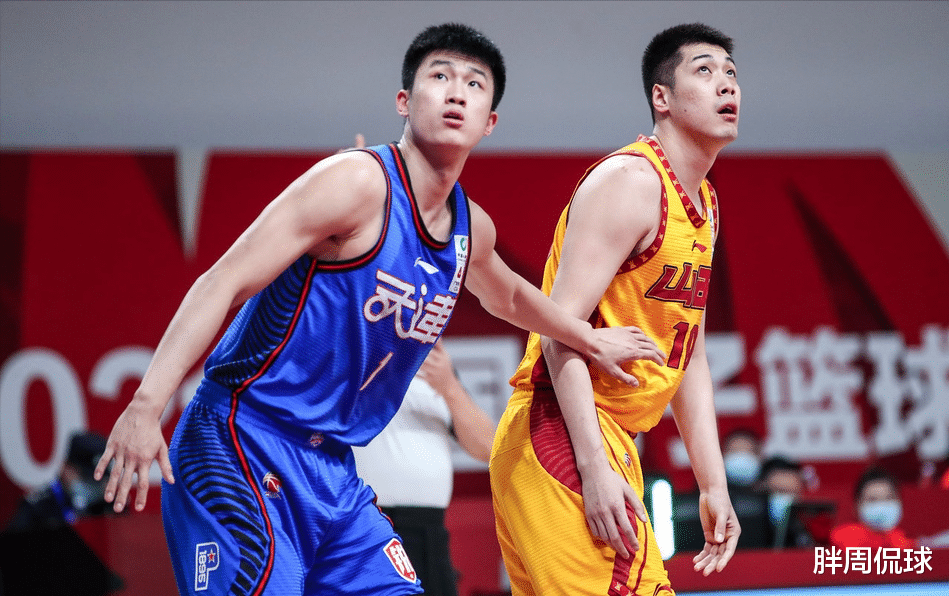 极速电竞- 岭南雄鲨队小胜塞北山猫队，高尔夫大奖赛上演裁判判罚引热议！防守强度拉满