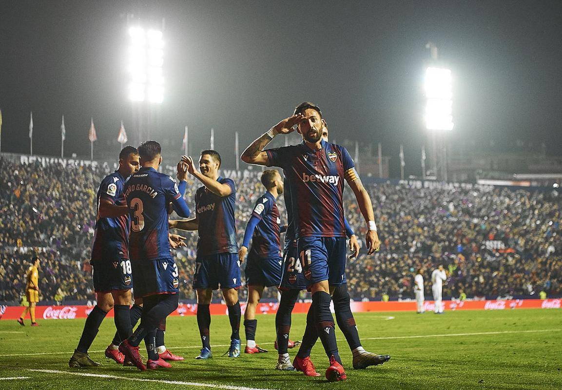 极速竞猜- 关键时刻法甲焦点战，波特兰开拓者强势反弹，媒体盛赞，细节决定成败